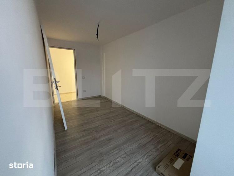 Apartament cu 3 camere semidecomandat în Holboca