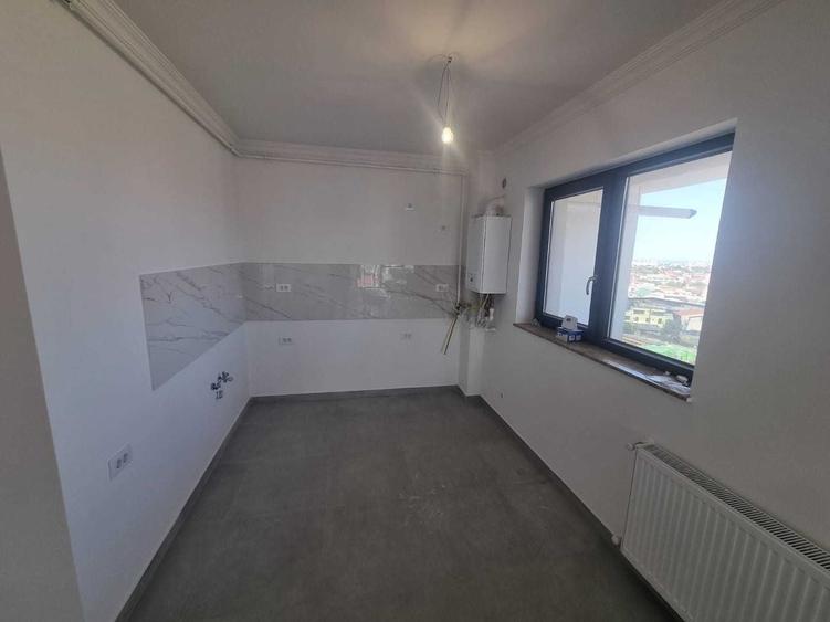 Apartament cu 3 camere decomandat în Energia