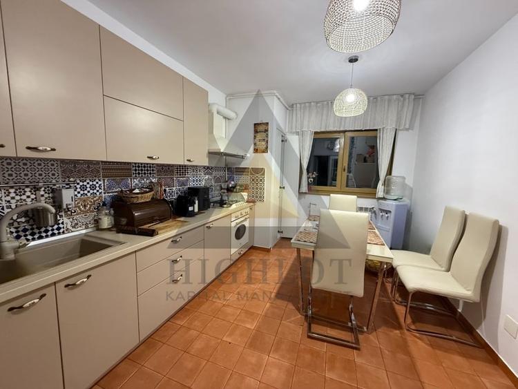 Duplex cu 7 camere cu Canalizare în Iancu Nicolae
