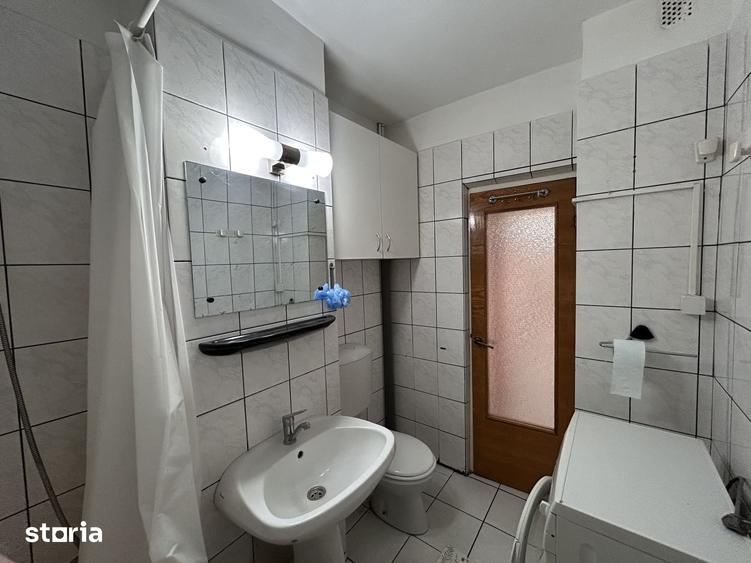Apartament cu 2 camere decomandat în Intim
