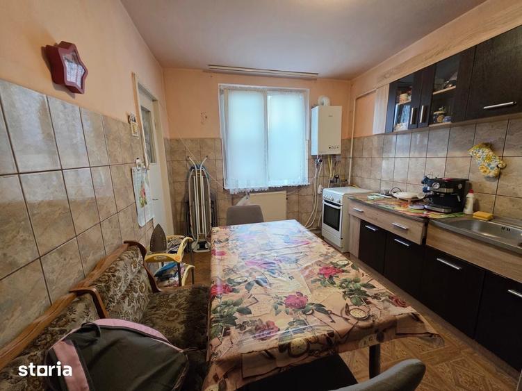 2 camere, str. Smirodava, 50 mp, bucatarie mare, 2 debarale - 2