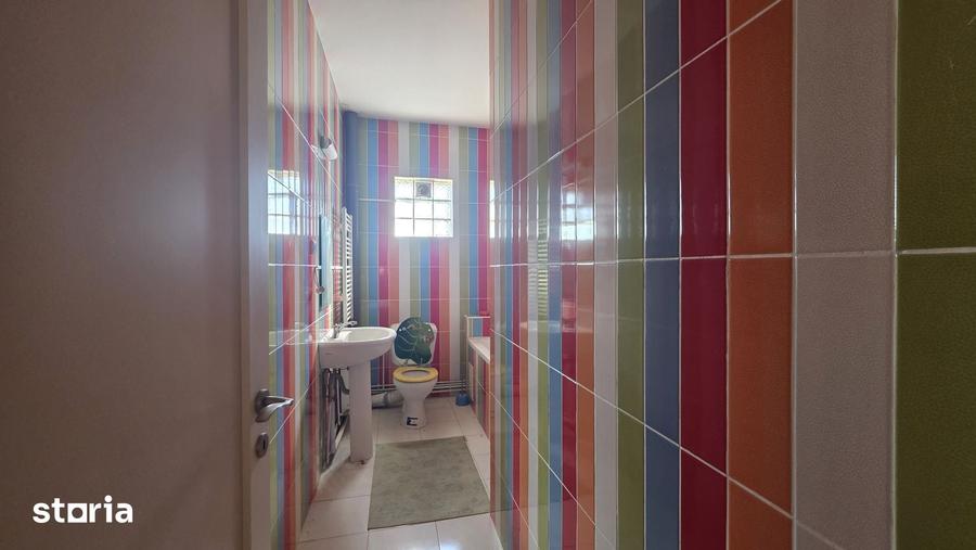 Casă cu 6 camere cu Teren 640 Mp în Grădiștea