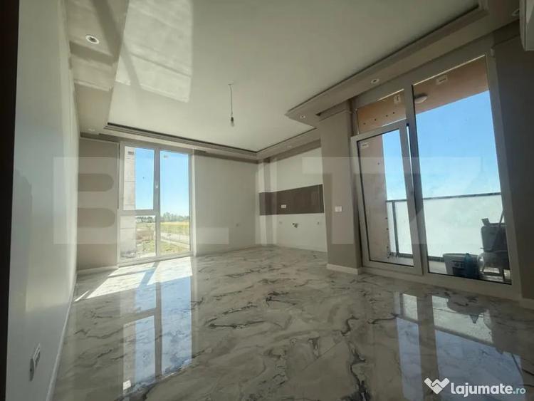 Apartament cu 3 camere semidecomandat în Torontalului