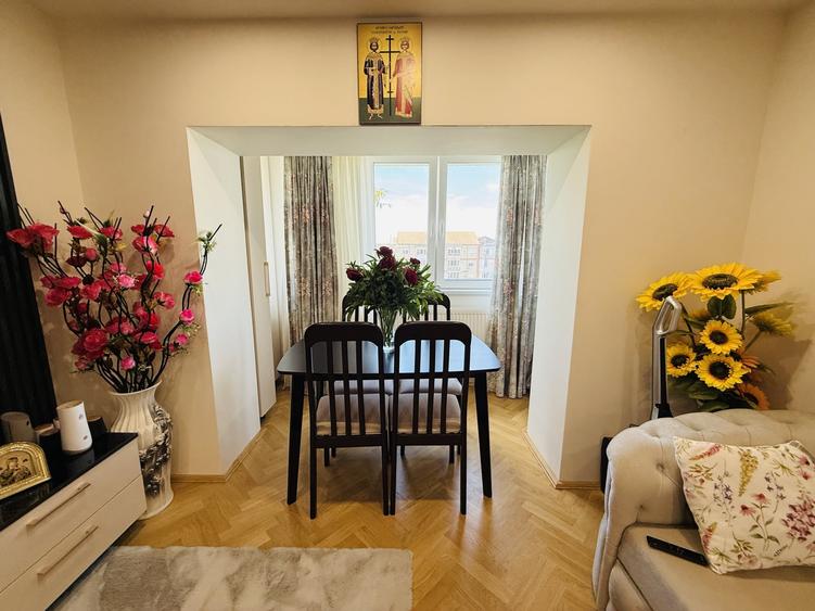 Apartament cu 2 camere decomandat, mobilat în Soarelui