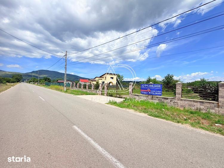 Teren de 8500 mp, în Runcu