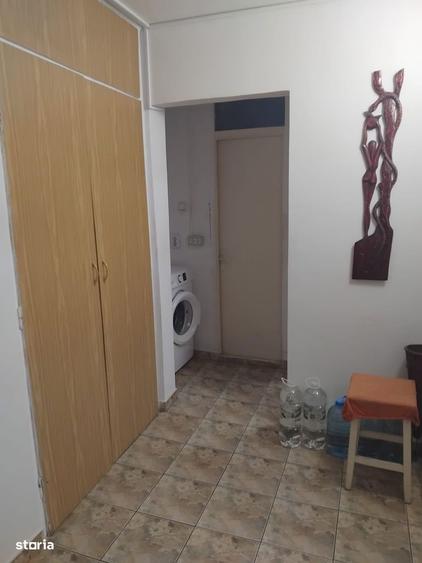 Apartament cu 2 camere decomandat în Poarta 6