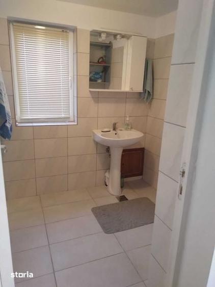 Casă cu 4 camere cu Teren 160 Mp în Poiana Țapului