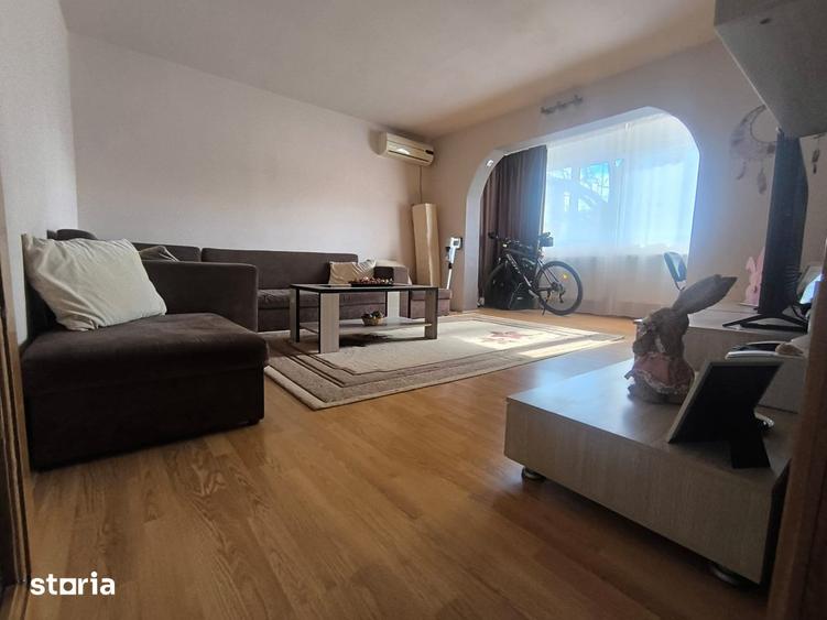 Apartament cu 3 camere decomandat, mobilat în Șagului