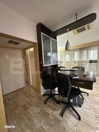Apartament cu 3 camere semidecomandat, mobilat în Nord