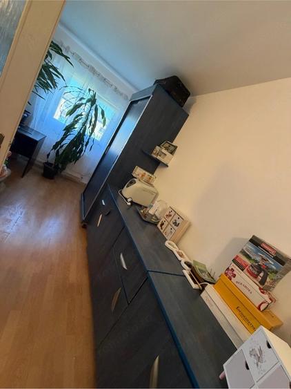 Apartament cu 3 camere semidecomandat în Zamfirescu