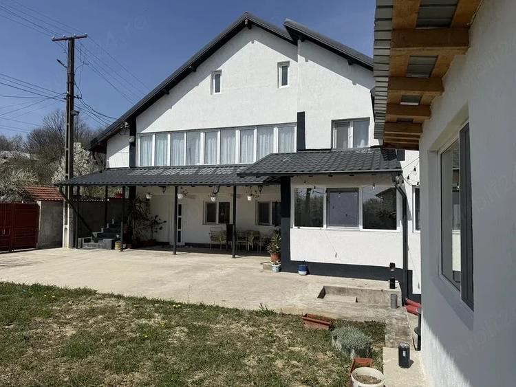 Casă cu Teren 1000 Mp în Băbana