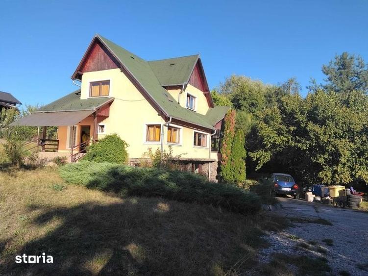 Casa familiala pe 25 de ari de teren - 2