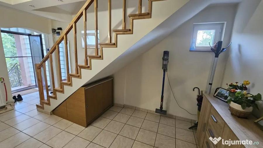 Casă cu 5 camere cu Teren 410 Mp în Mărășești