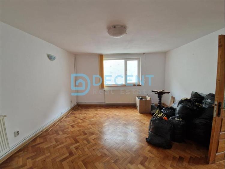 Casă individuală cu 4 camere cu Teren 240 Mp în Noua