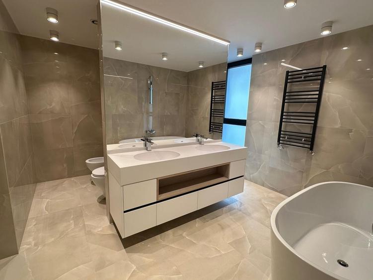 Apartament cu 5 camere decomandat, mobilat în Herăstrău