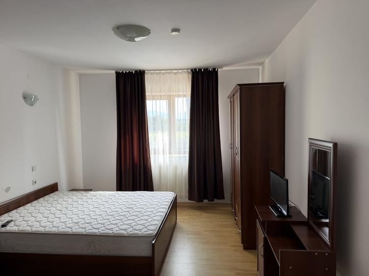 Apartament cu 3 camere decomandat, mobilat în Vasile Aaron