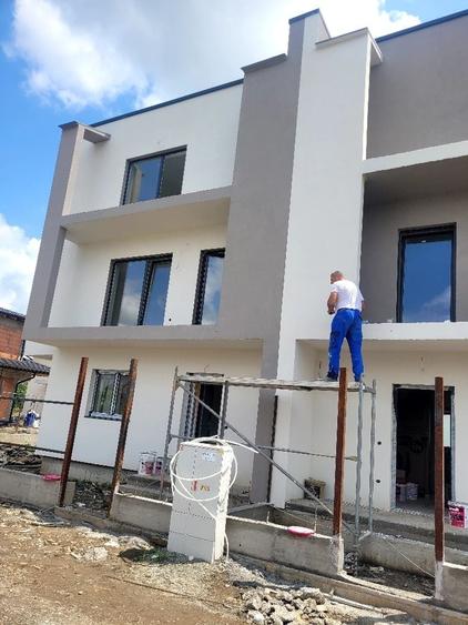 Casă cu 4 camere în Central