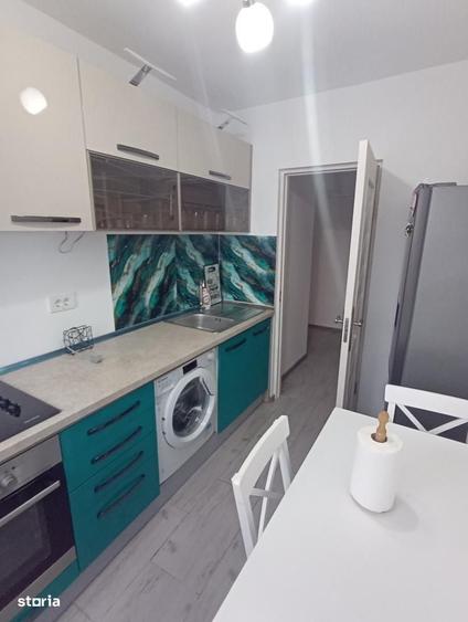 Apartament cu 2 camere semidecomandat în Gorjului