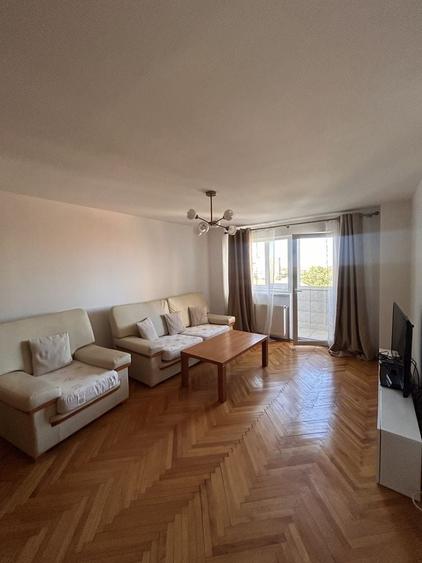 Apartament cu 3 camere decomandat în Dacia