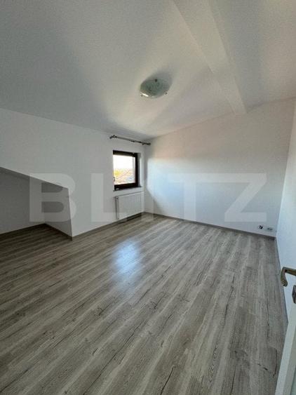 Apartament 3 camere, 100mp, situat pe 2 niveluri, zona Radauti - 5