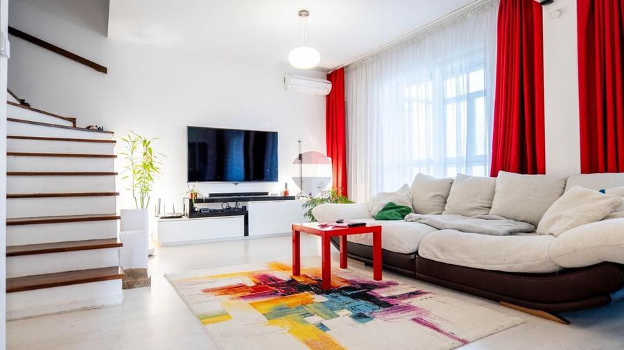 Apartament cu 3 camere semidecomandat, mobilat în Dobroești