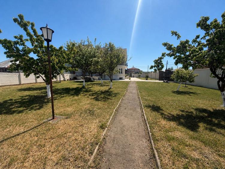 Casă individuală cu 7 camere cu Canalizare în Sânmartin