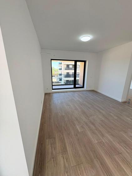 Apartament cu 2 camere semidecomandat în Gara de Est