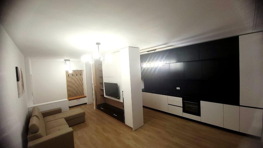 Apartament cu 2 camere decomandat în Baza 3