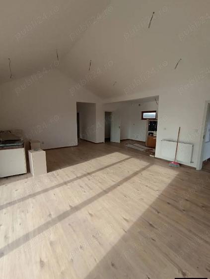 Casă cu Teren 440 Mp în Central