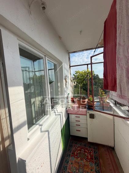 Apartament cu 2 camere decomandat în Lipovei