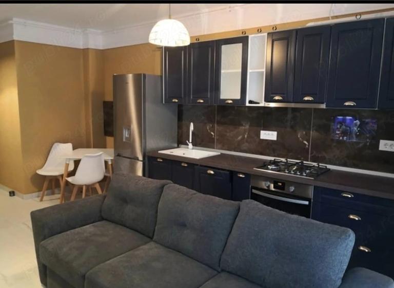 Apartament cu 2 camere semidecomandat în Soarelui