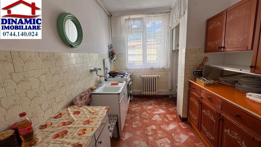 Apartament cu 2 camere decomandat în Precista