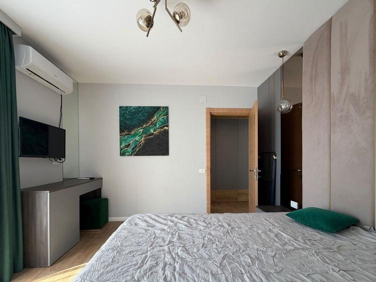 Apartament cu 2 camere semidecomandat, mobilat în Faleza Nord