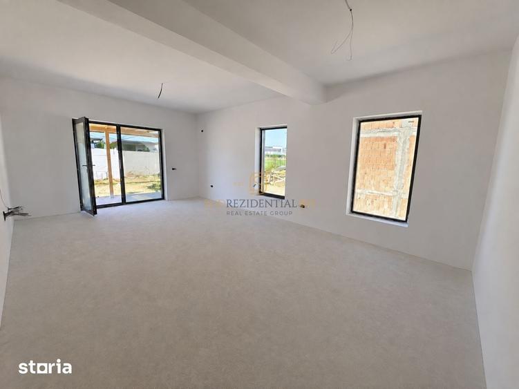 Casă cu 5 camere cu Teren 420 Mp în Vidra