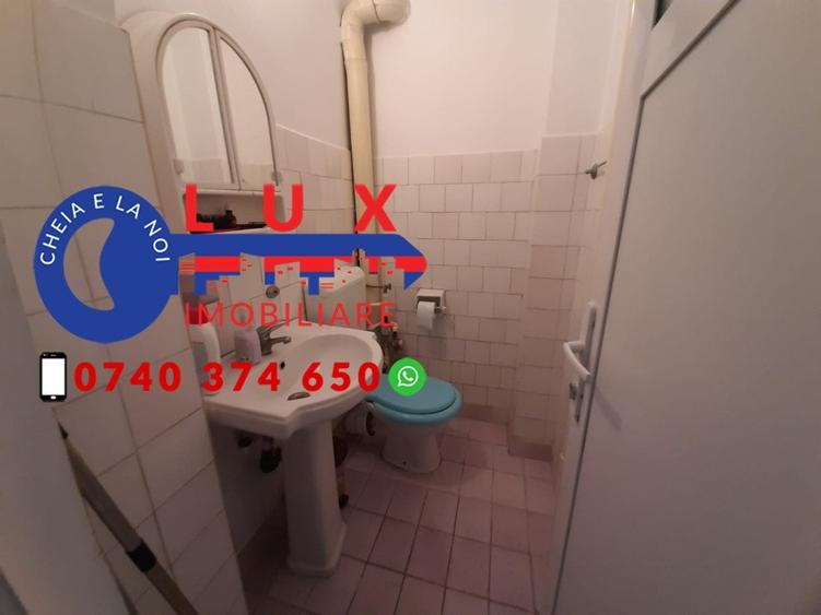 Apartament cu 3 camere decomandat în Piața Nouă