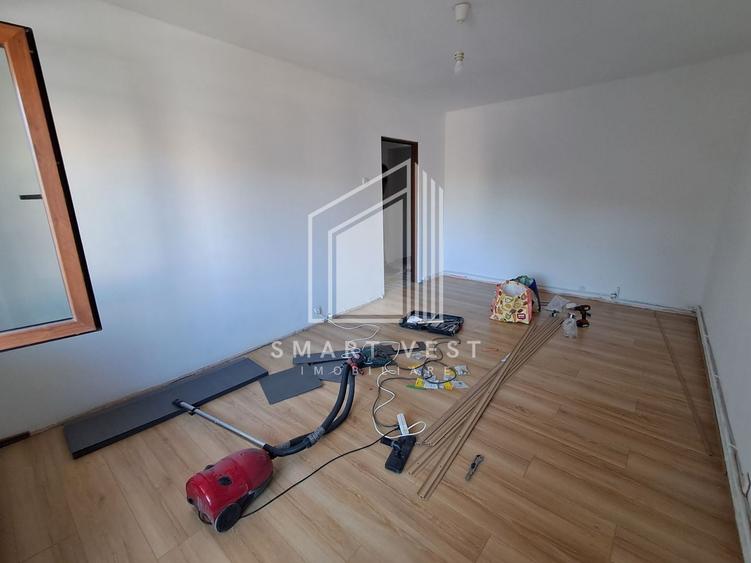Apartament cu 3 camere decomandat, mobilat în Micro 17