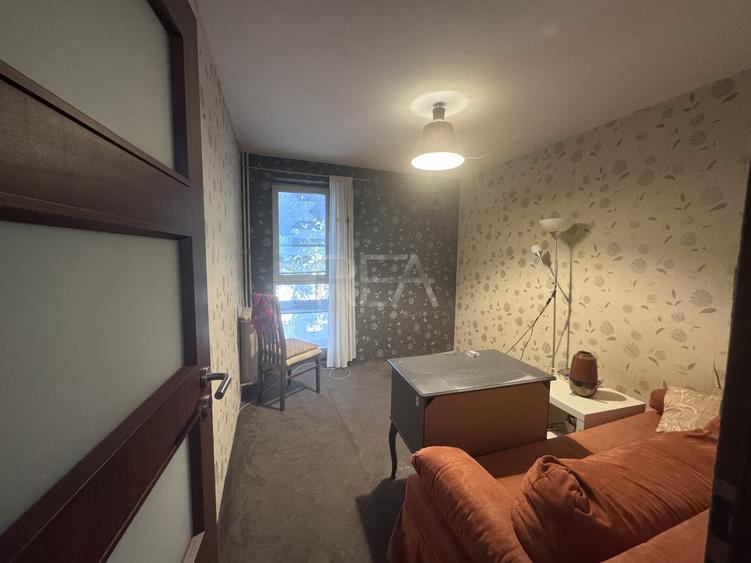 Apartament cu 4 camere decomandat în Titan
