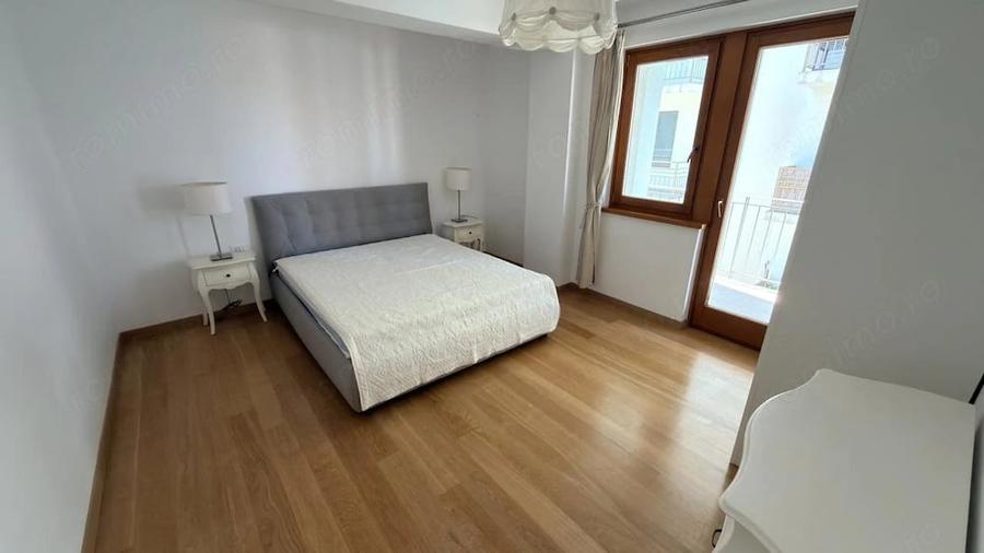Apartament cu 3 camere decomandat în Calea Dumbrăvii