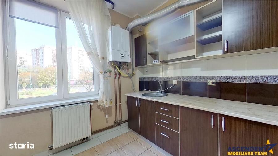Apartament cu 3 camere decomandat în Est
