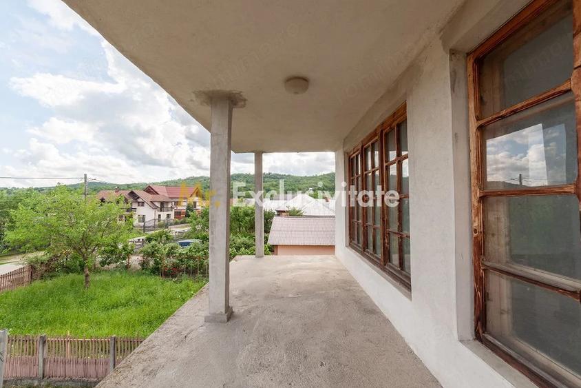 Casă cu 5 camere cu Teren 1093 Mp în Domnești