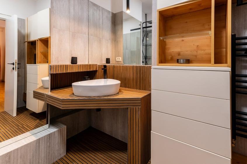 Apartament cu 2 camere semidecomandat, mobilat în Mărăști
