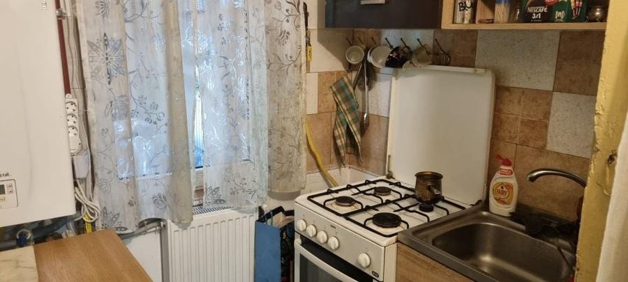 Garsonieră decomandată în Central