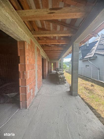 Casă cu 5 camere cu Teren 500 Mp în Central
