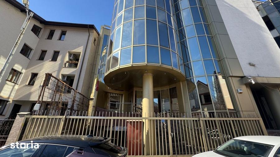 Spațiu comercial, de 3,500 mp, în Grivița