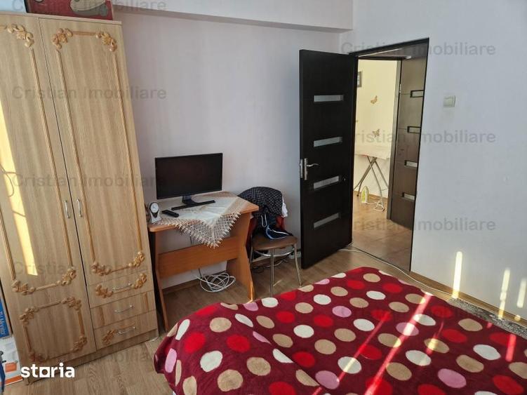 Apartament cu 2 camere semidecomandat în Școlilor