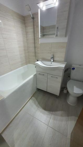 Apartament cu 4 camere semidecomandat în Găvana