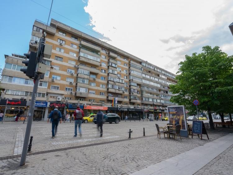 Spațiu comercial, de 440 mp, în Centru Civic