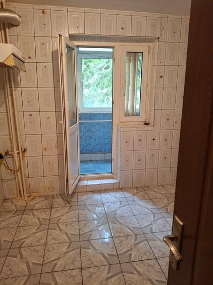 Apartament cu 2 camere decomandat în Crângași