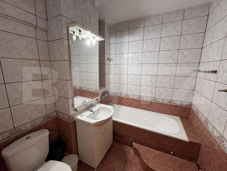 Apartament cu 3 camere decomandat, mobilat în Ultracentral