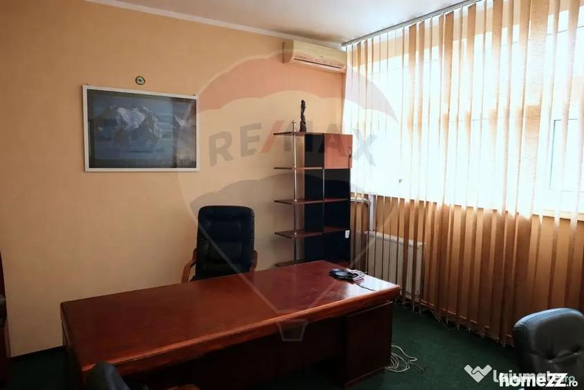 Spațiu comercial, de 200 mp, în Central